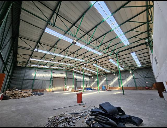 1,561M² WAREHOUSE TO LET IN RANDJESPARK